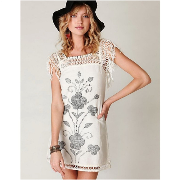 Free People Dresses & Skirts - Free people Mexican Embroidered floral shift dress size 8